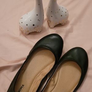 Sonoma size 9, never worn flats
